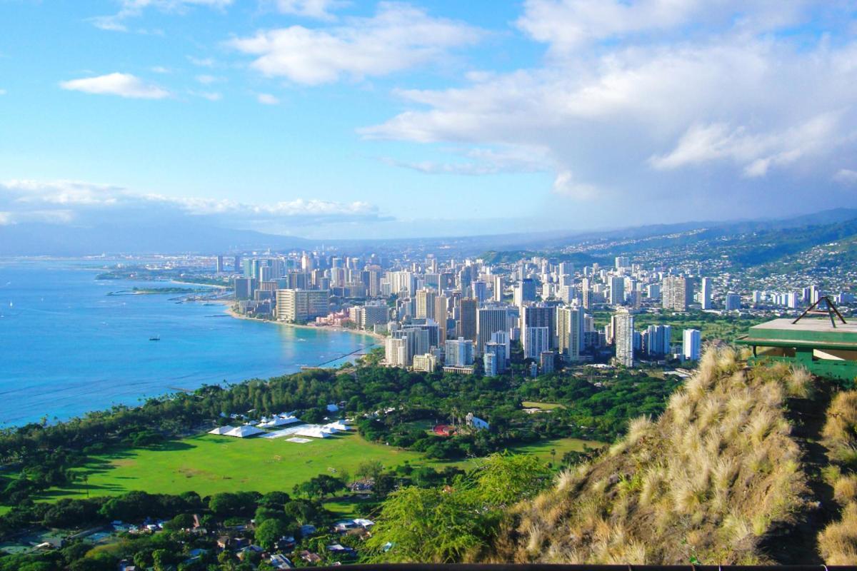 Ocean & Diamond Head Views - Near Beach - Parking! Хонолулу Екстериор снимка